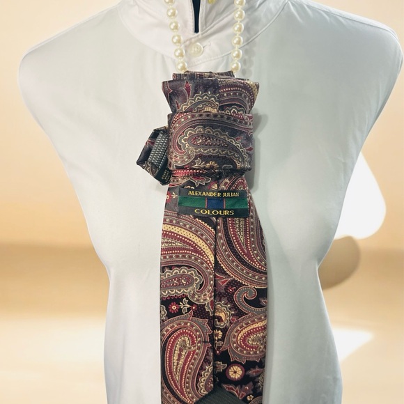 Alexander Julian Paisley Necktie with Gold/Pink Brooch - Picture 3 of 3